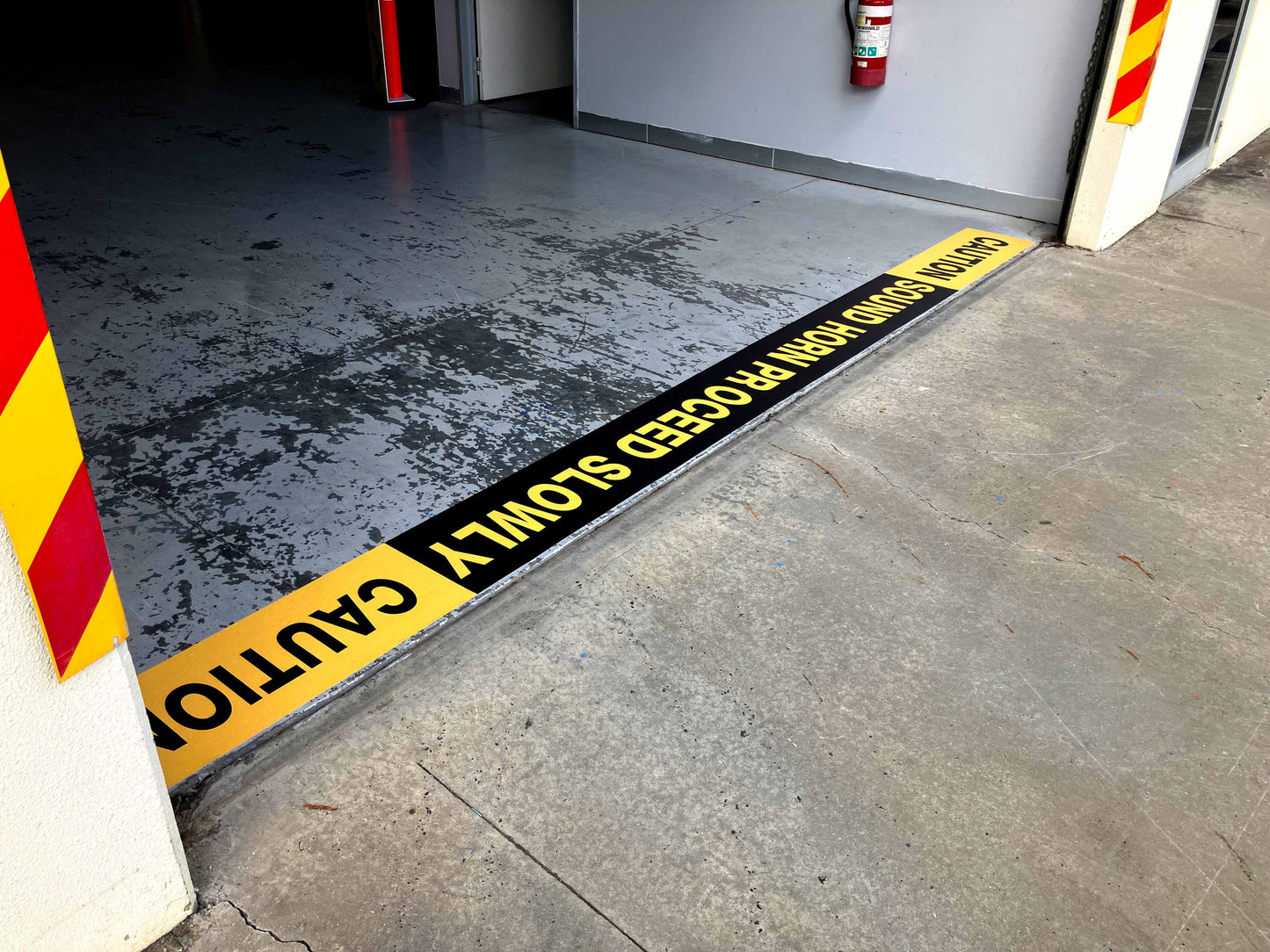 Caution Sound Horn Proceed Slowly - Floor Sticker