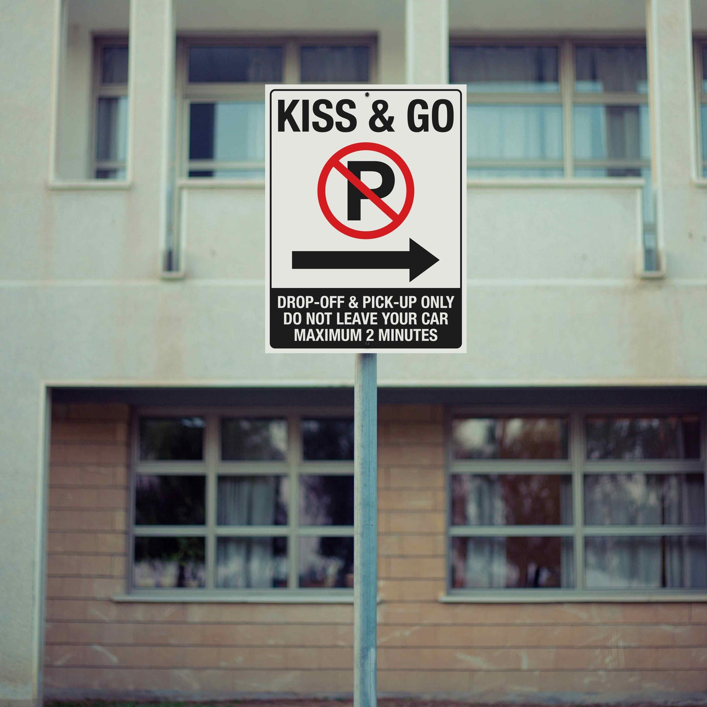 Kiss And Go No Parking Symbol Right Arrow Sign