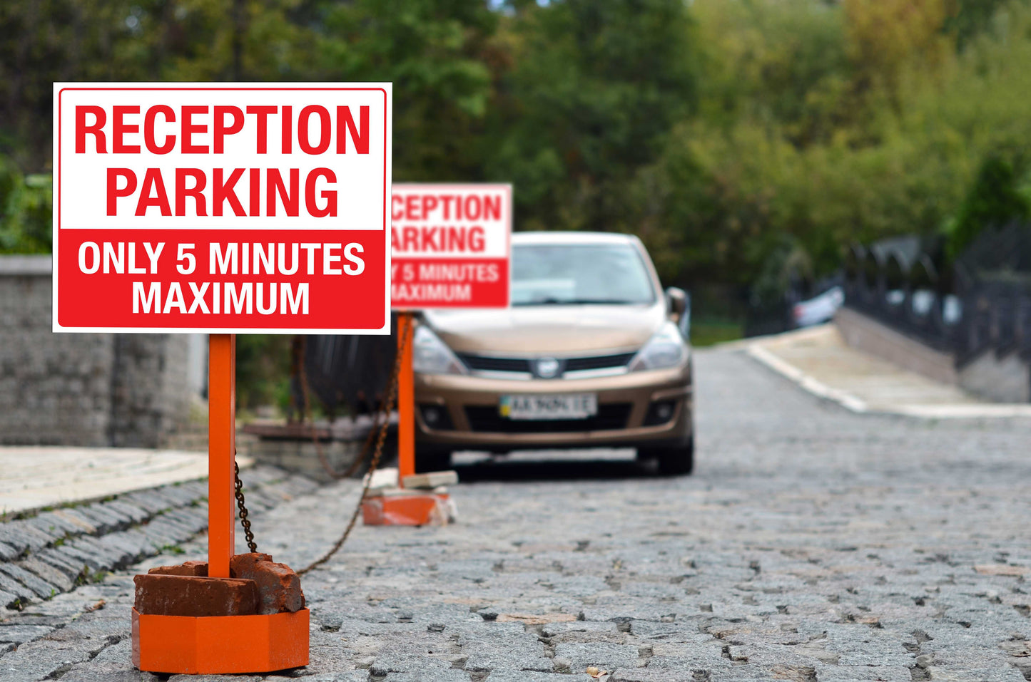 Reception Parking Only 5 Minutes Maximum Sign