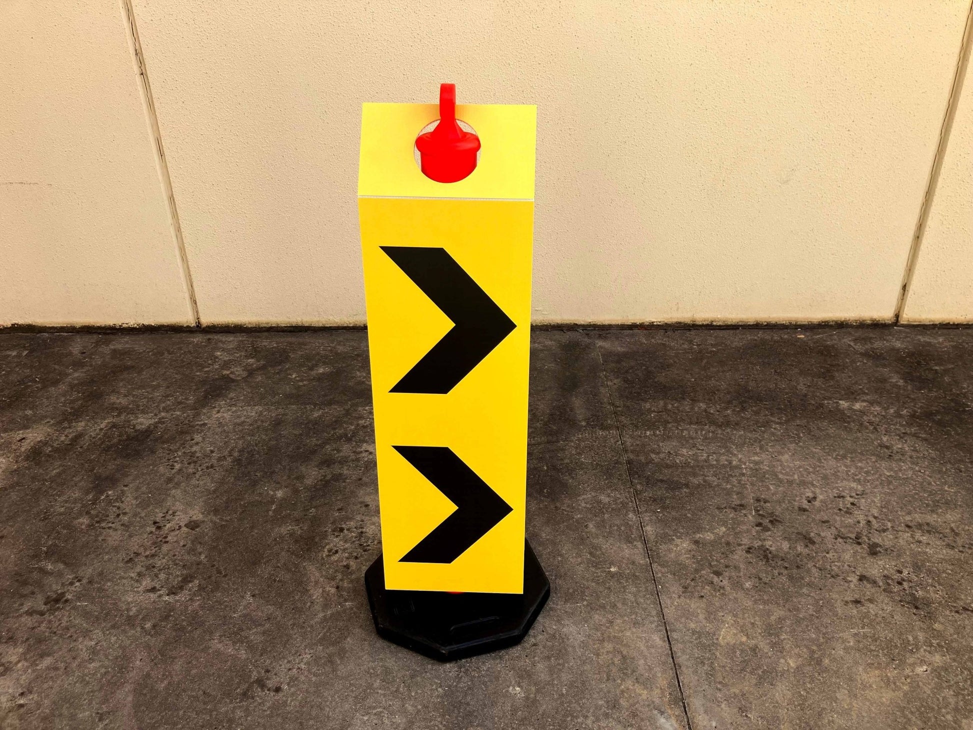 Right Arrow - Corflute Bollard Traffic Signs - New Signs