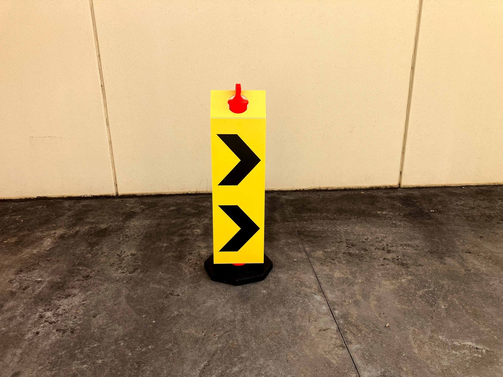 Right Arrow - Corflute Bollard Traffic Signs - New Signs